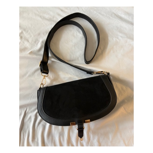 Handbags - Elegant Black Crossbody Bag